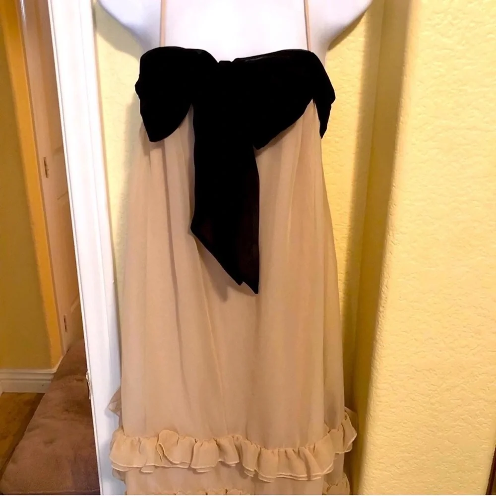 CUTEST HOLIDAY DRESS WITH BOW - Picture 1 of 3